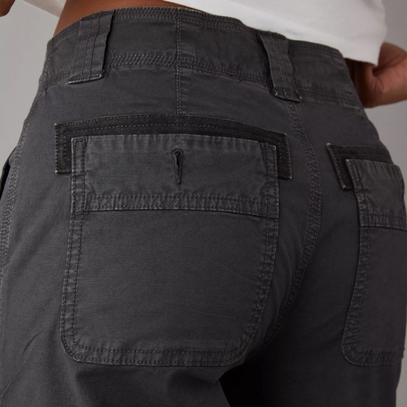 AE Snappy Stretch Convertible Baggy Cargo Jogger - Size 6 - Picture 4 of 6